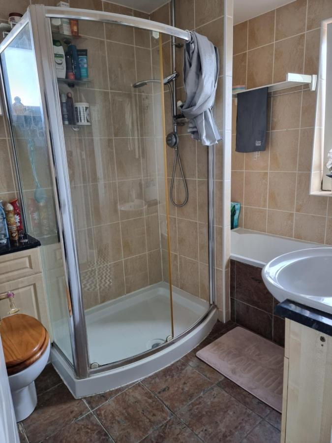 Hollybush Private House Hotel Luton  Buitenkant foto